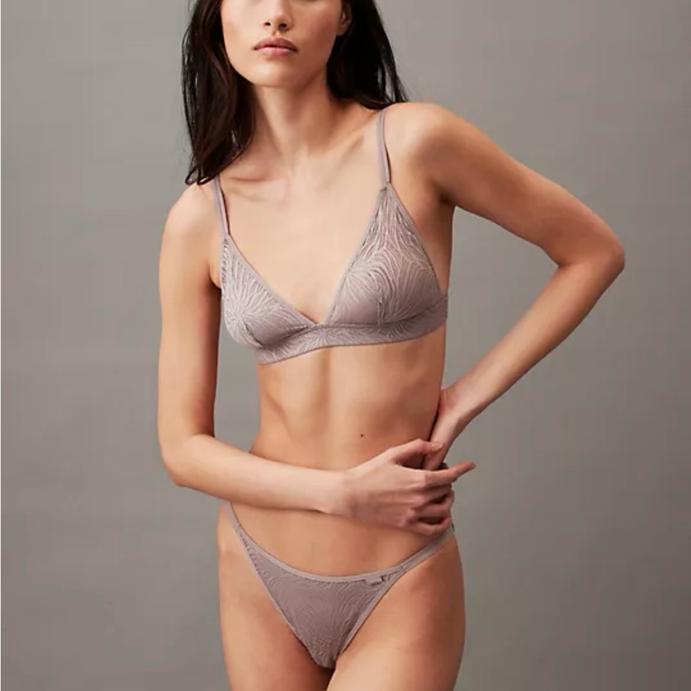brand new Calvin Klein sheer Marquisette Set